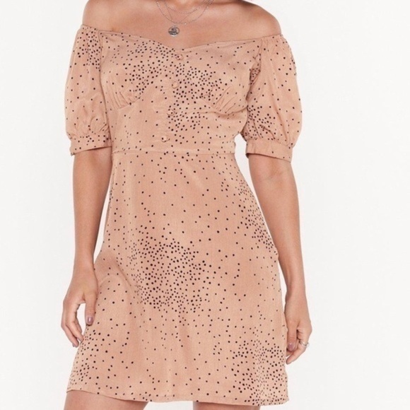 Nasty Gal Spot Polka Dot Natural Tan Off The Shoulder Button Mini Dress Size 2 - Picture 1 of 16